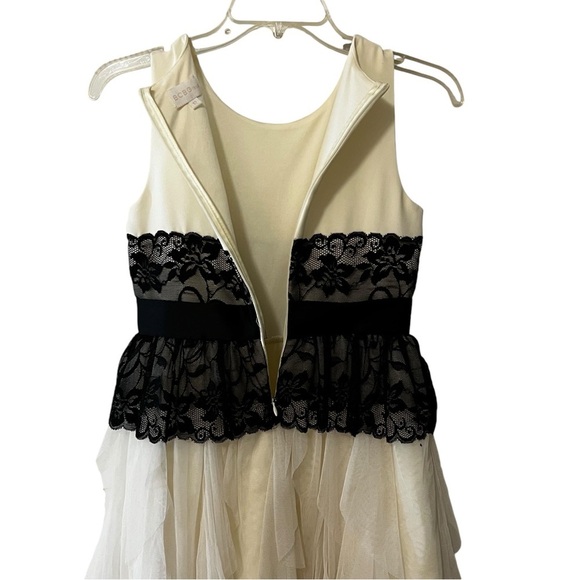 BCBG Girls Shantung Bodice Dress Winter White and Black Layered Tiered Tulle 12 - Picture 5 of 16